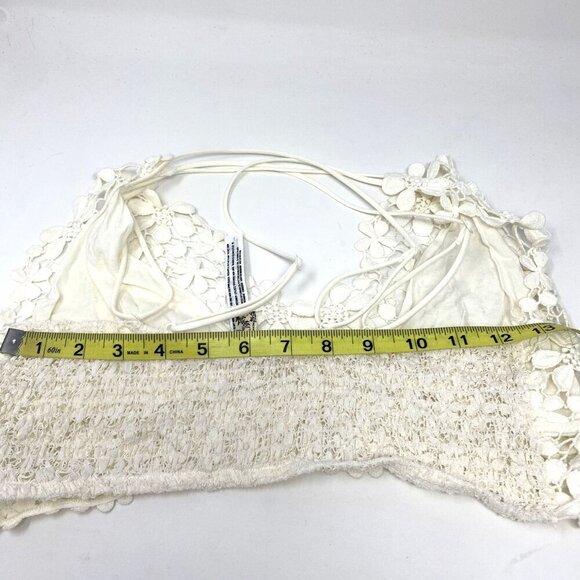 Free People Intimately Ivory White Miss DAZIE Bralette Crochet Size Medium - Picture 10 of 14
